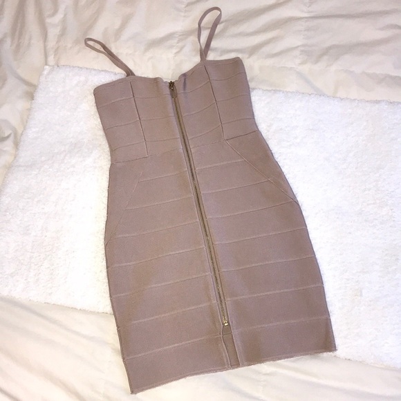 ✨ SEXY FRONT ZIP BANDAGE BODYCON DRESS!✨ - Picture 4 of 8